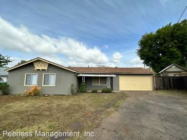 Main picture of 1696 Buckeye Dr