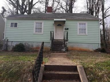Main picture of 2716 Ivy Ave