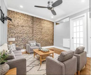 Main picture of 160 Ludlow St