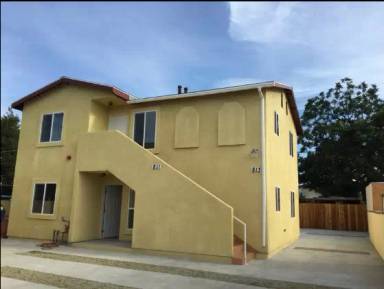 Main picture of 811 W 68th St