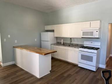 Main picture of 900 E Cherry St