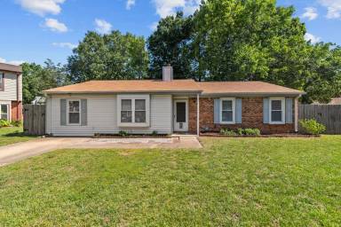 Main picture of 904 Scarlet Oak Ct N