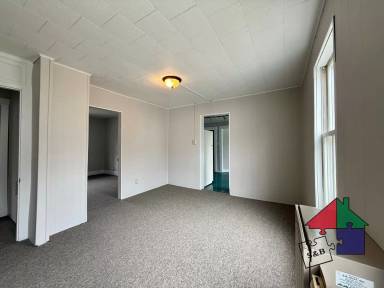 Main picture of 4 Cogswell St