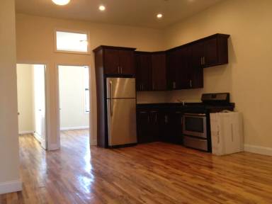 Main picture of 140 Grove St