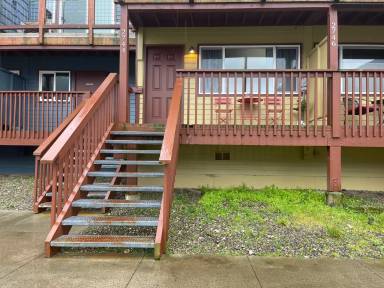 Main picture of 2744 Roger St
