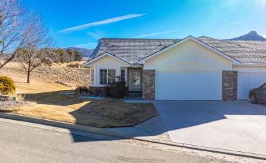 Main picture of 35 E Ridge Ct