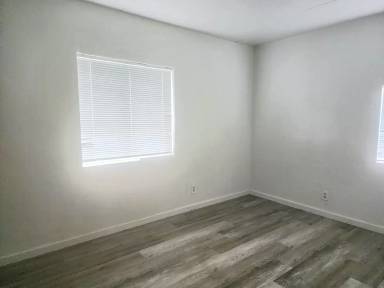 Main picture of 4401 Center St