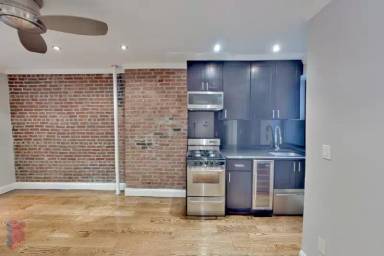 Main picture of 436 W 52nd St