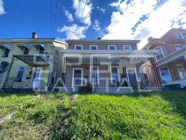 Main picture of 556 S 2nd St