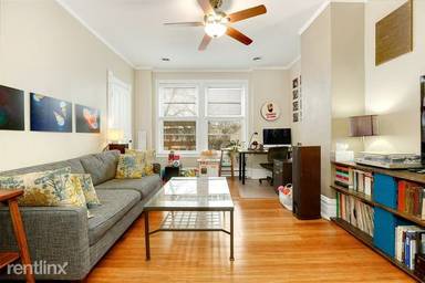Main picture of 3050 N Hamlin Ave