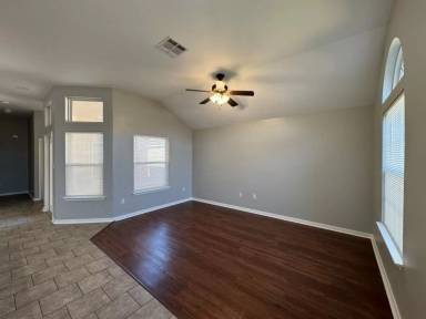 Main picture of 114 Carlsbad Dr