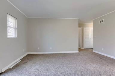 Main picture of 5106 W Zeamer St