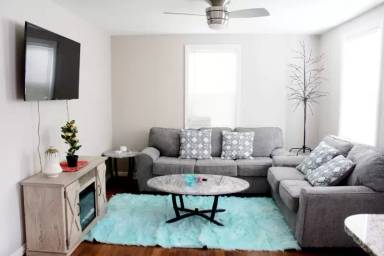 Main picture of 4004 Matson Ave