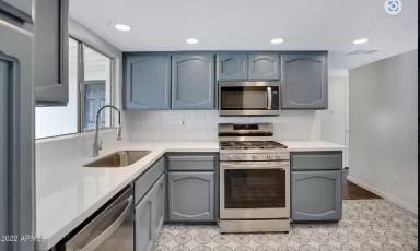 Main picture of 514 W 1st St