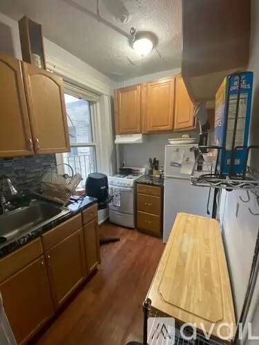 Main picture of 352 Riverway