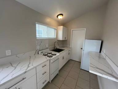 Main picture of 323 Tognazzini Ave