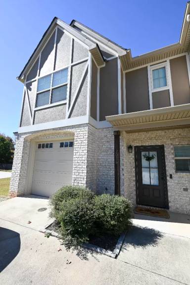 Main picture of 2036 Stephanie Ct