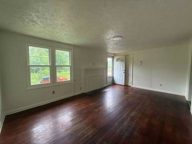 Main picture of 167 Hemlock Rd