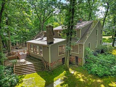 Main picture of 28 Revere Rd