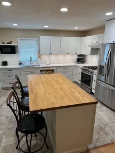 Main picture of 1411 N Pleasantview Dr