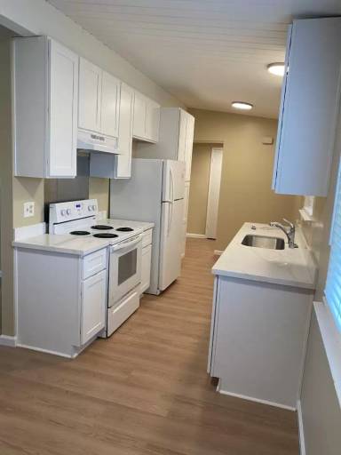 Main picture of 1500 S White Rd