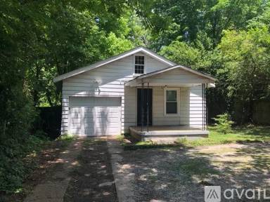 Main picture of 2044 Young Ave