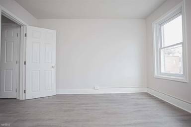 Main picture of 2318 N Beechwood St