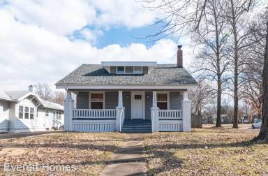 Main picture of 1120 S Roanoke Ave