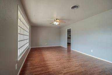 Main picture of 4906 17th Pl