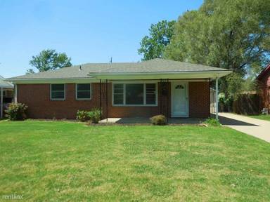 Main picture of 3151 S Bonn Ave