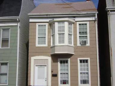 Main picture of 643 W Philadelphia St