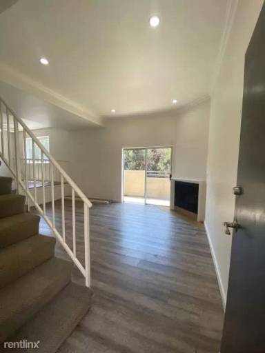 Main picture of 13002 Riverside Dr