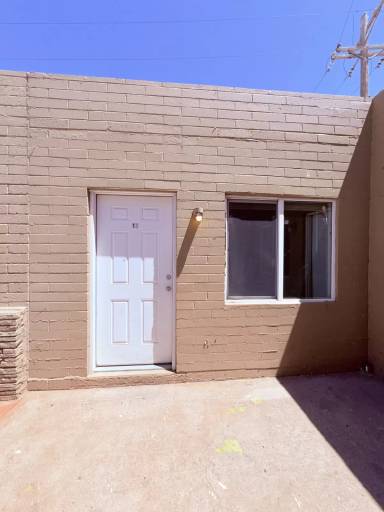 Main picture of PM320 - 2411 South 6th Avenue - 13