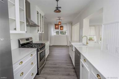 Main picture of 8101 SW 63rd Pl