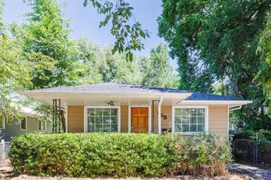 Main picture of 265 E Browning Ave