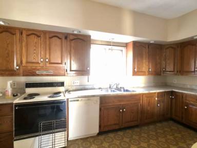 Main picture of 223 E Main St