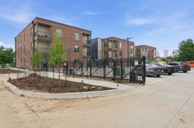 Main picture of 721 W Maple St