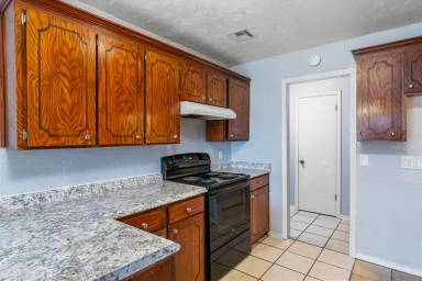 Main picture of 6023 SW Park Ave