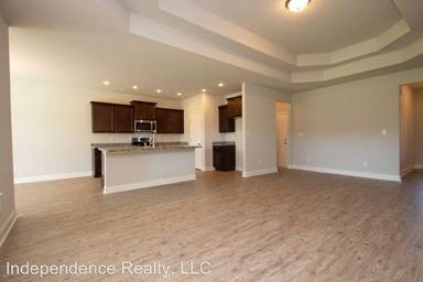 Main picture of 206 Dinner Tree Sq