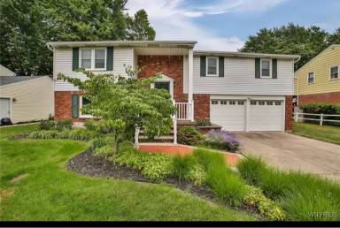 Main picture of 46 MacArthur Dr