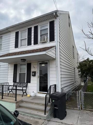 Main picture of 361 N Hanover St