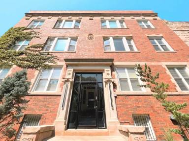 Main picture of 4240 S Calumet Ave