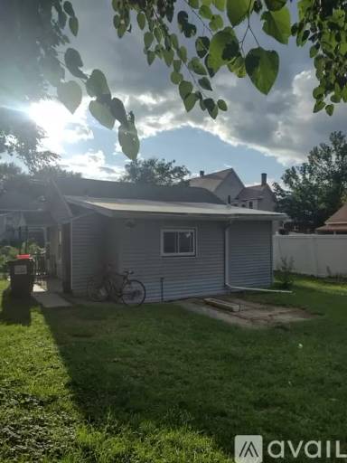 Main picture of 1645 Fordham Ave