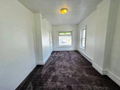 Main picture of 641 N Howard St