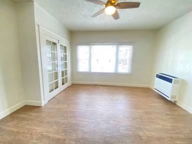 Main picture of 1010 E 2nd St