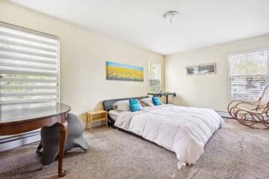 Main picture of 23 Arpage Dr W