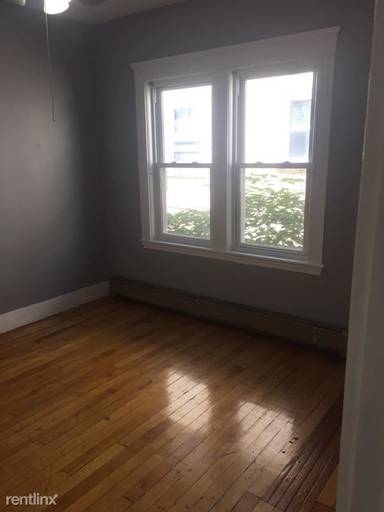 Main picture of 104 Summer St