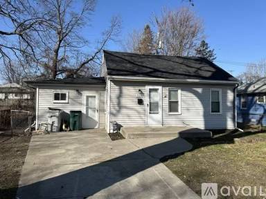 Main picture of 326 W Granet Ave