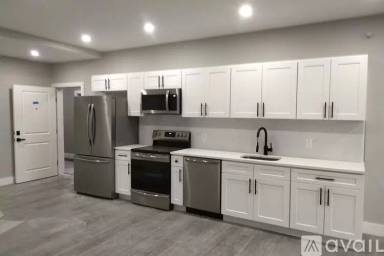 Main picture of 242 Spruce St