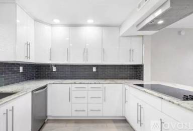 Main picture of 8035 SW 107th Ave